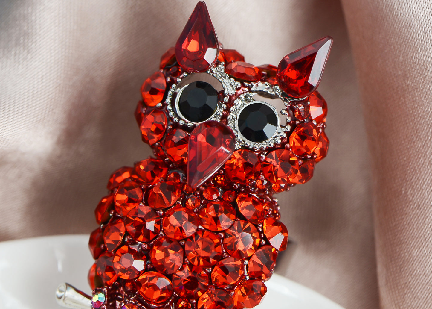 Red Big Eye Ruby Red Devil Owl Perch Bird Ring