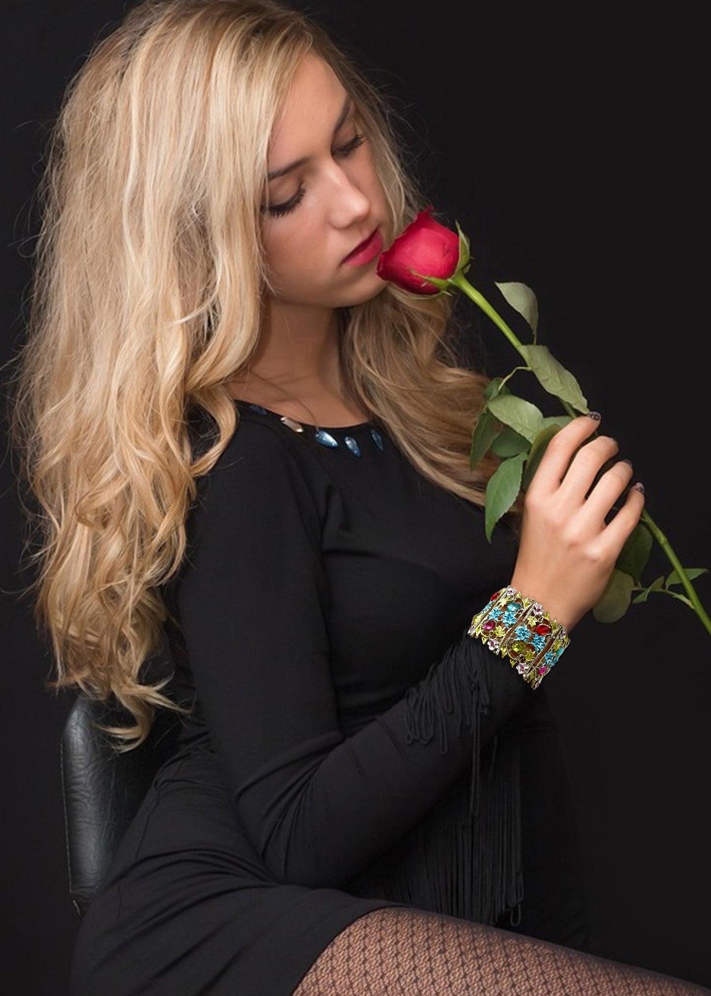 Alilang Women Gold Hollow Vintage Floral Crystal Rhinestone Enamel Flower Garden Bracelet Bangle Cuff