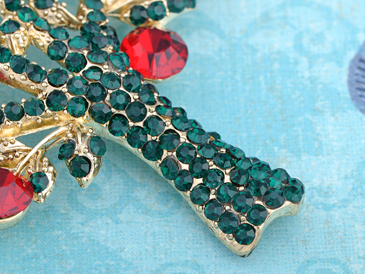 Realistic Peridot Element Apple Wood Tree Pin Brooch