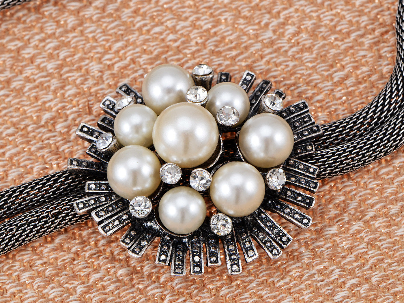 Pearl Wired Chain Flower Necklace