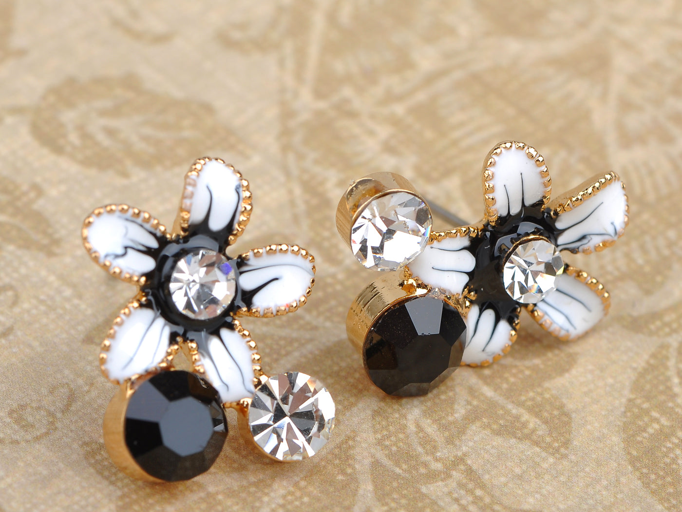 Black Element Enamel Flower Bomb Earring Necklace Set