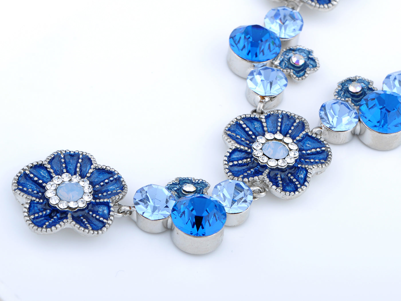 Sapphire Daisy Antique Element Earring Necklace Set