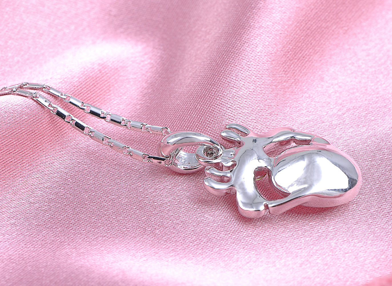 Swarovski Crystal Light Rose And Body Spider Pendant Necklace And Studs Set