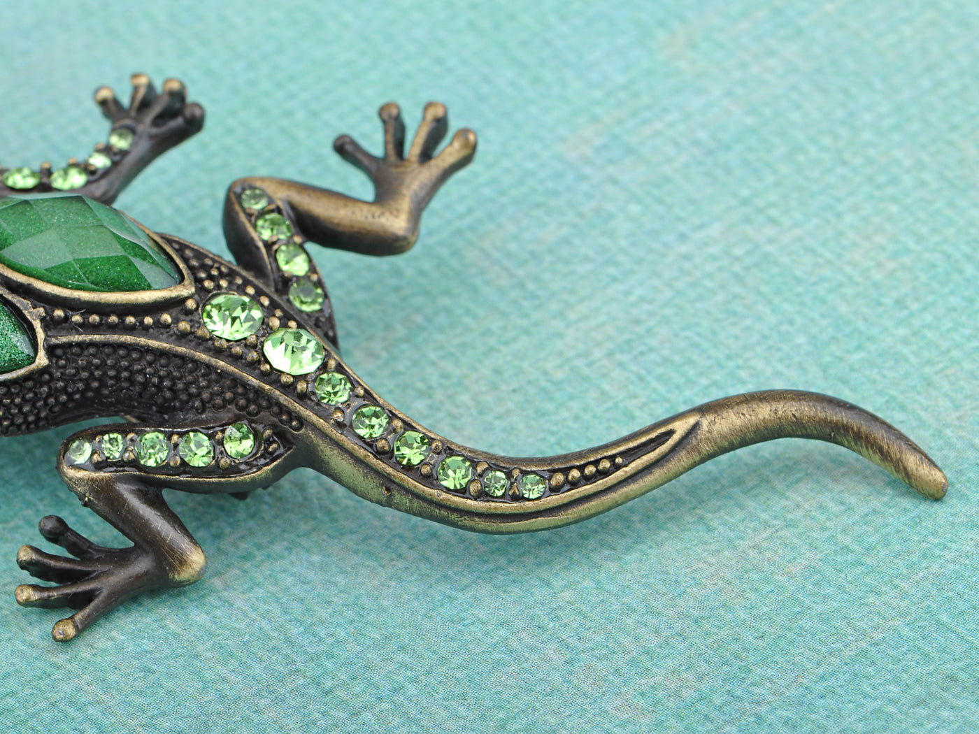 Gun Green Antique Vintage Lizard Brooch Pin