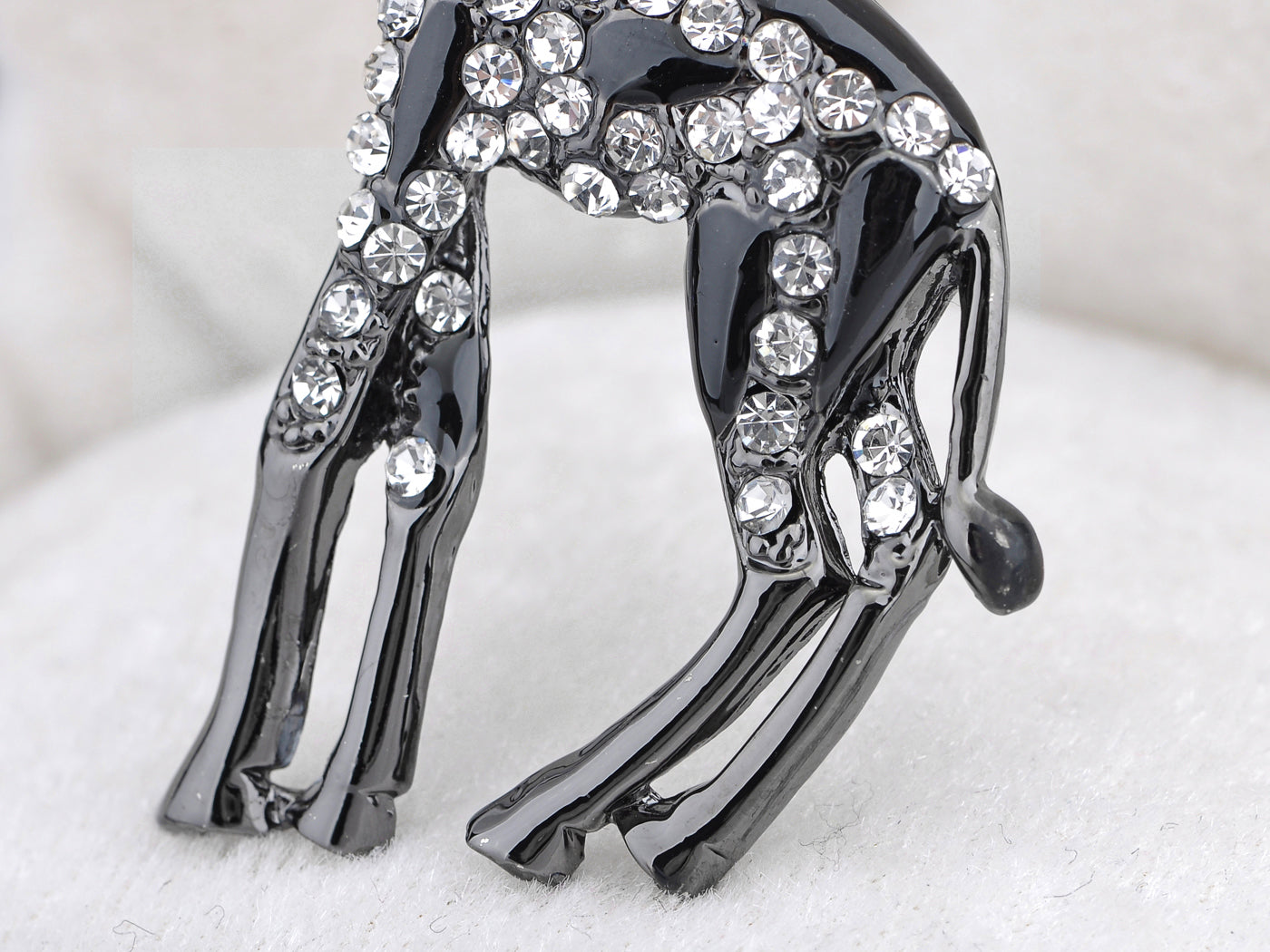 Gun Black Classic Giraffe Brooch Pin - ALILANG.COM