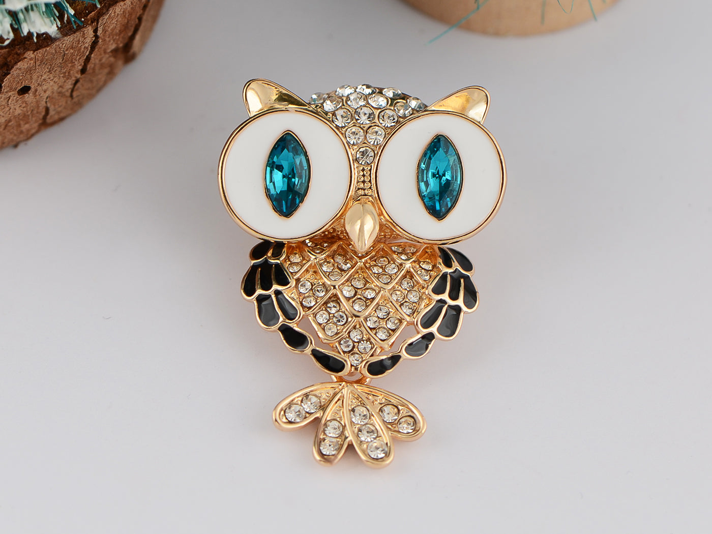 Stunning Captivating Topaz Big Eyed Owl Bird Pin Brooch