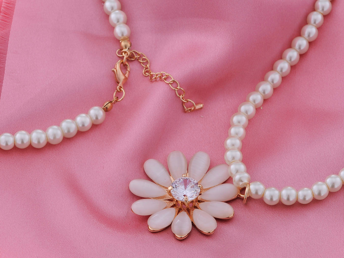 Pearl Necklace With And White Gem Flower Pendant