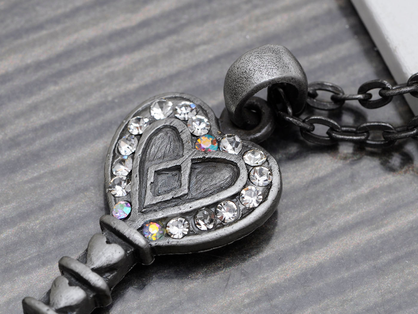 Heart Head Gothic Key Matte Pendant Necklace