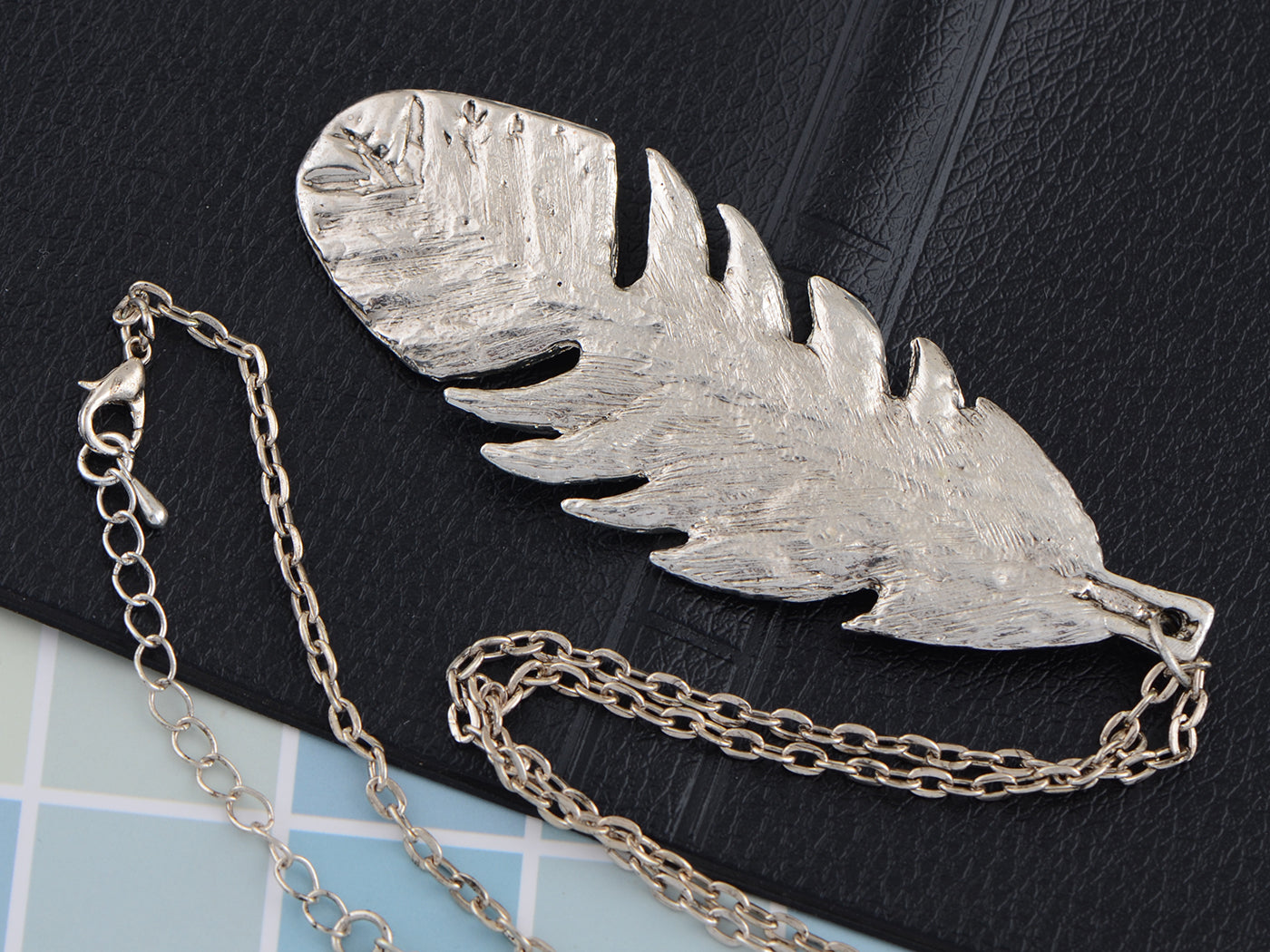Native Indians Tribal Feather Pendant Necklace