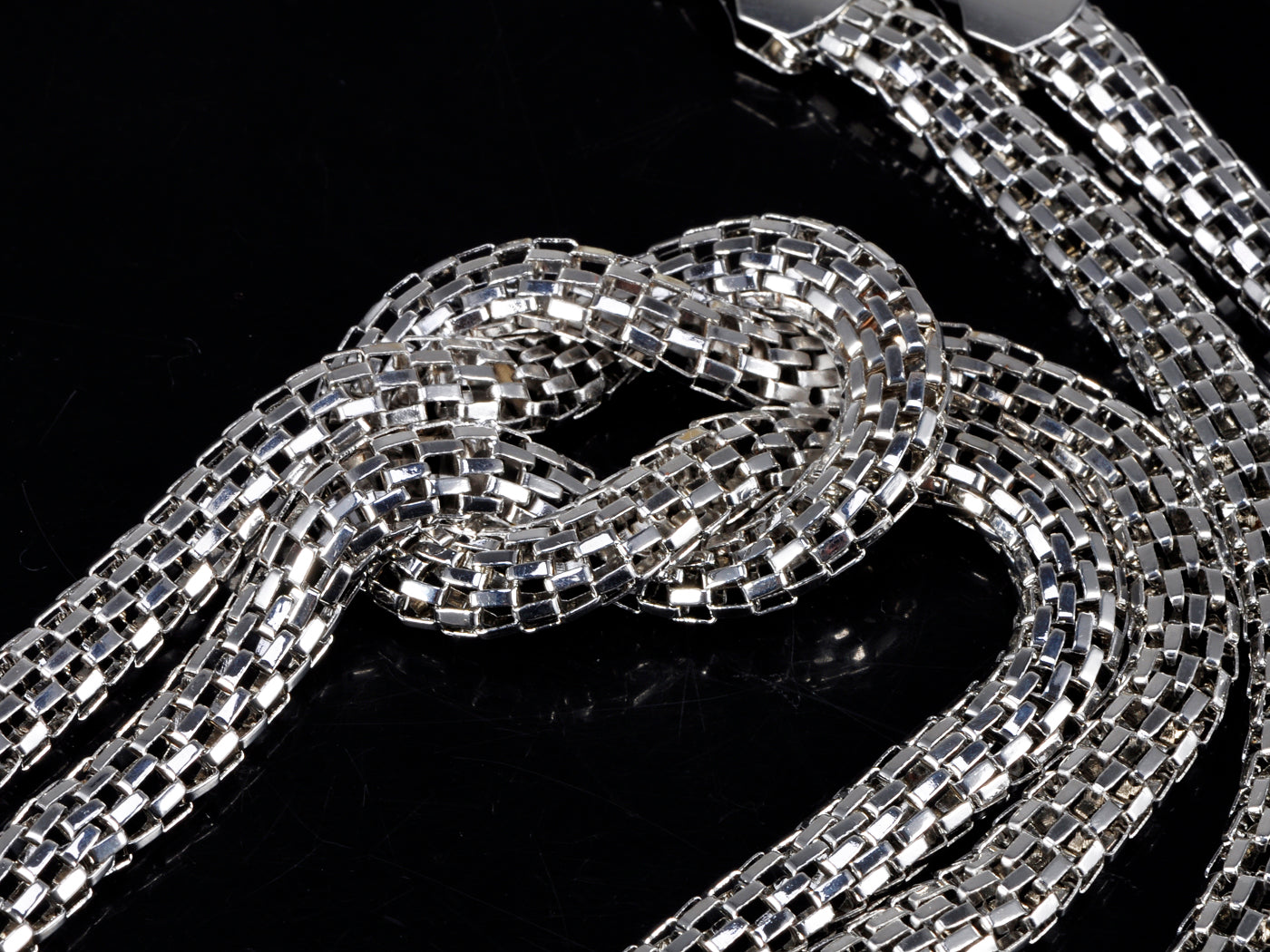 Contemporary Knot Chain Link Dangle Tassel Necklace