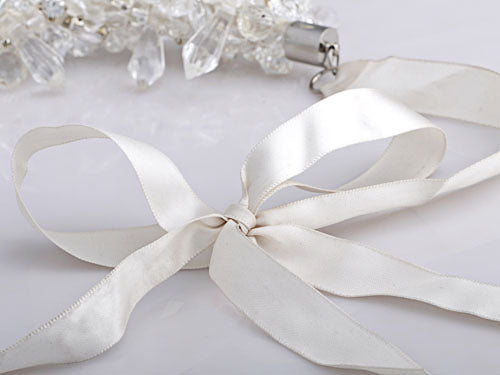 Beautiful Gem Beads Cluster Ribbon Bib Necklace