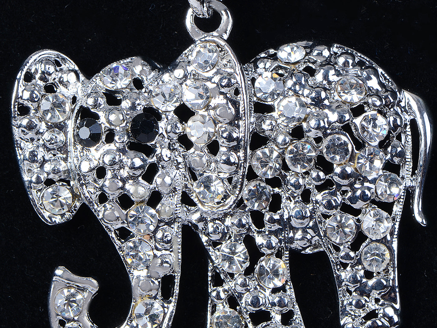 Stunning Elephant Pendant Necklace