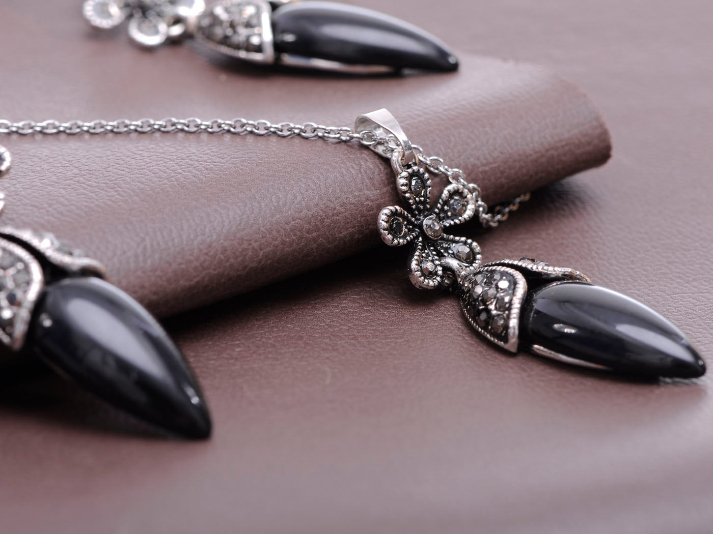 Black Gem Gun Flower Droplet Necklace Earring Set