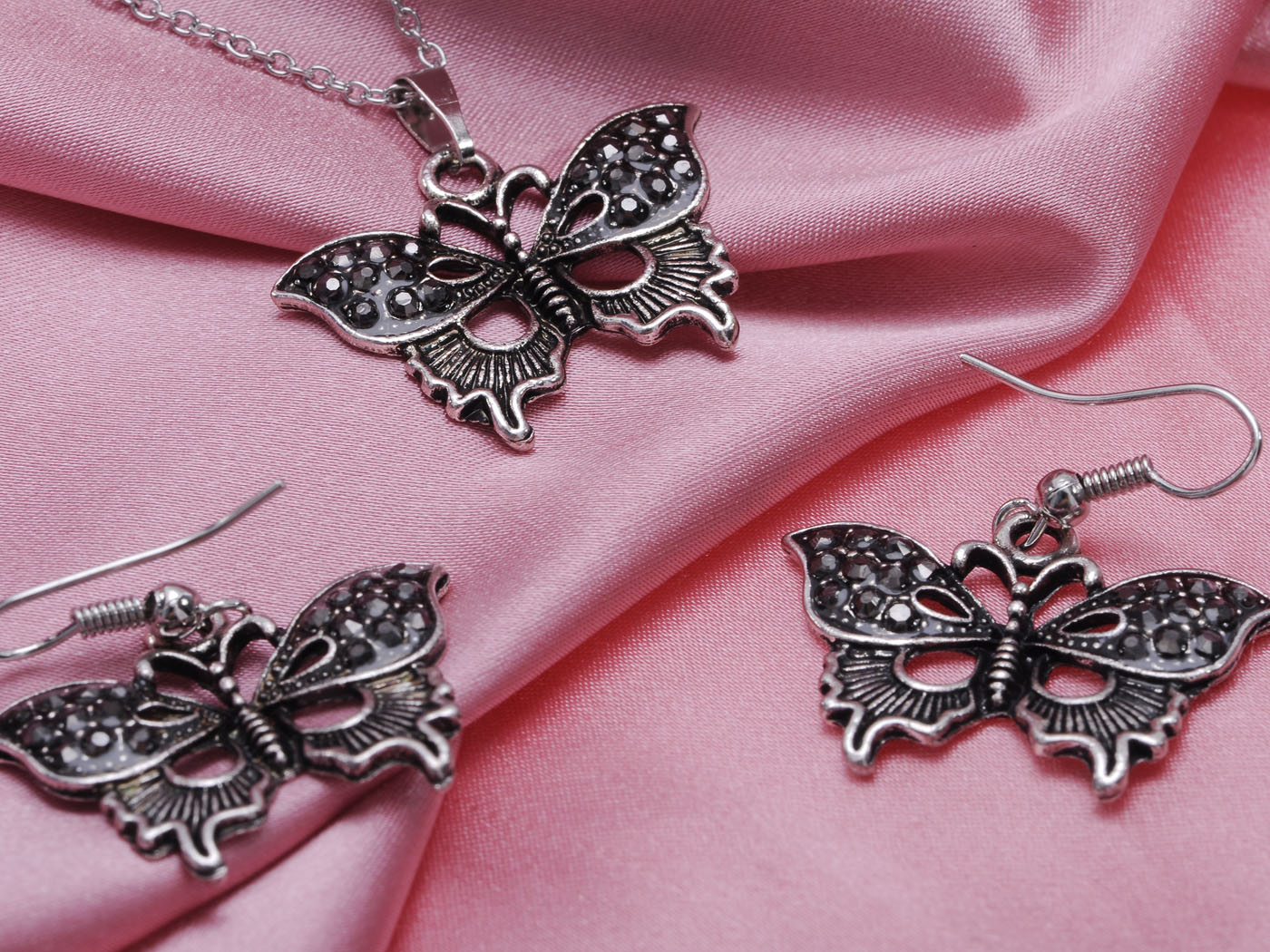 Gun Texture Wings Butterfly Necklace Earring Set