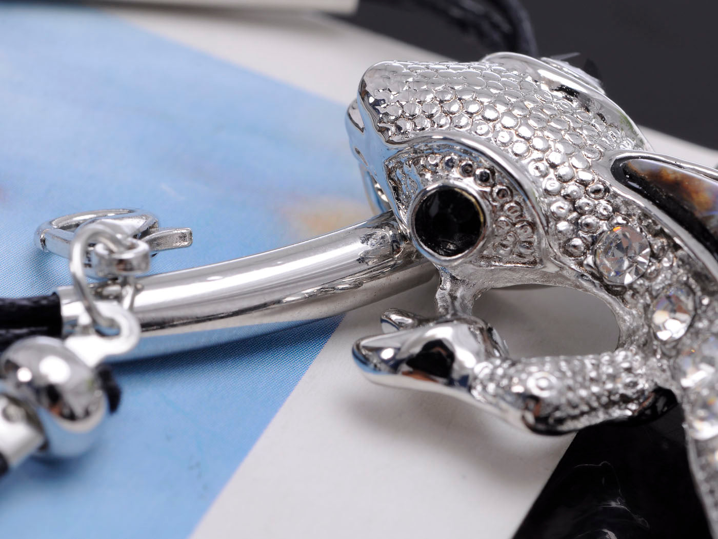 Green Resin Bead Body Water Gecko Lizard Pendant Necklace