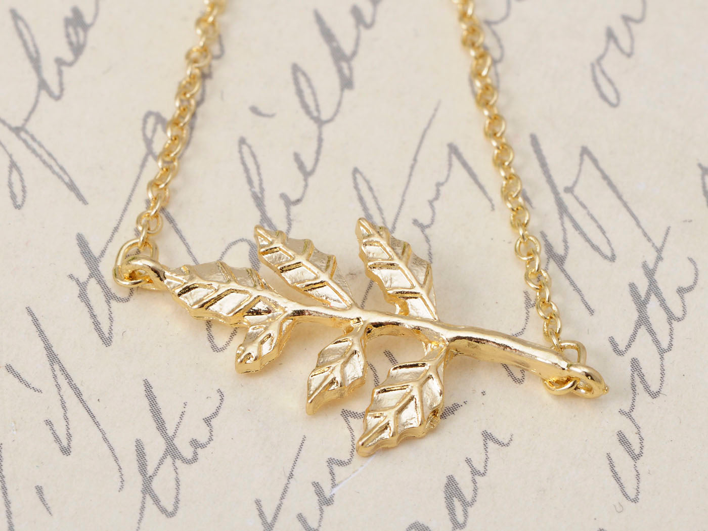 Single Leaf Branch Pendant Linked Chain Necklace