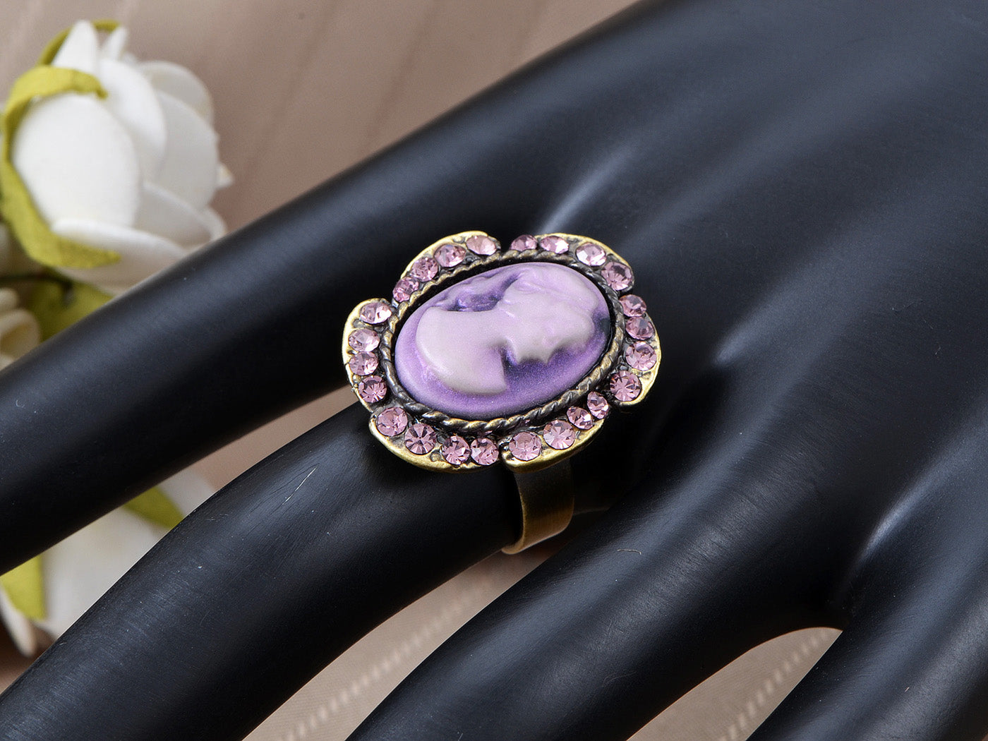 Cameo Light Floral Shaped Amethyst Ring