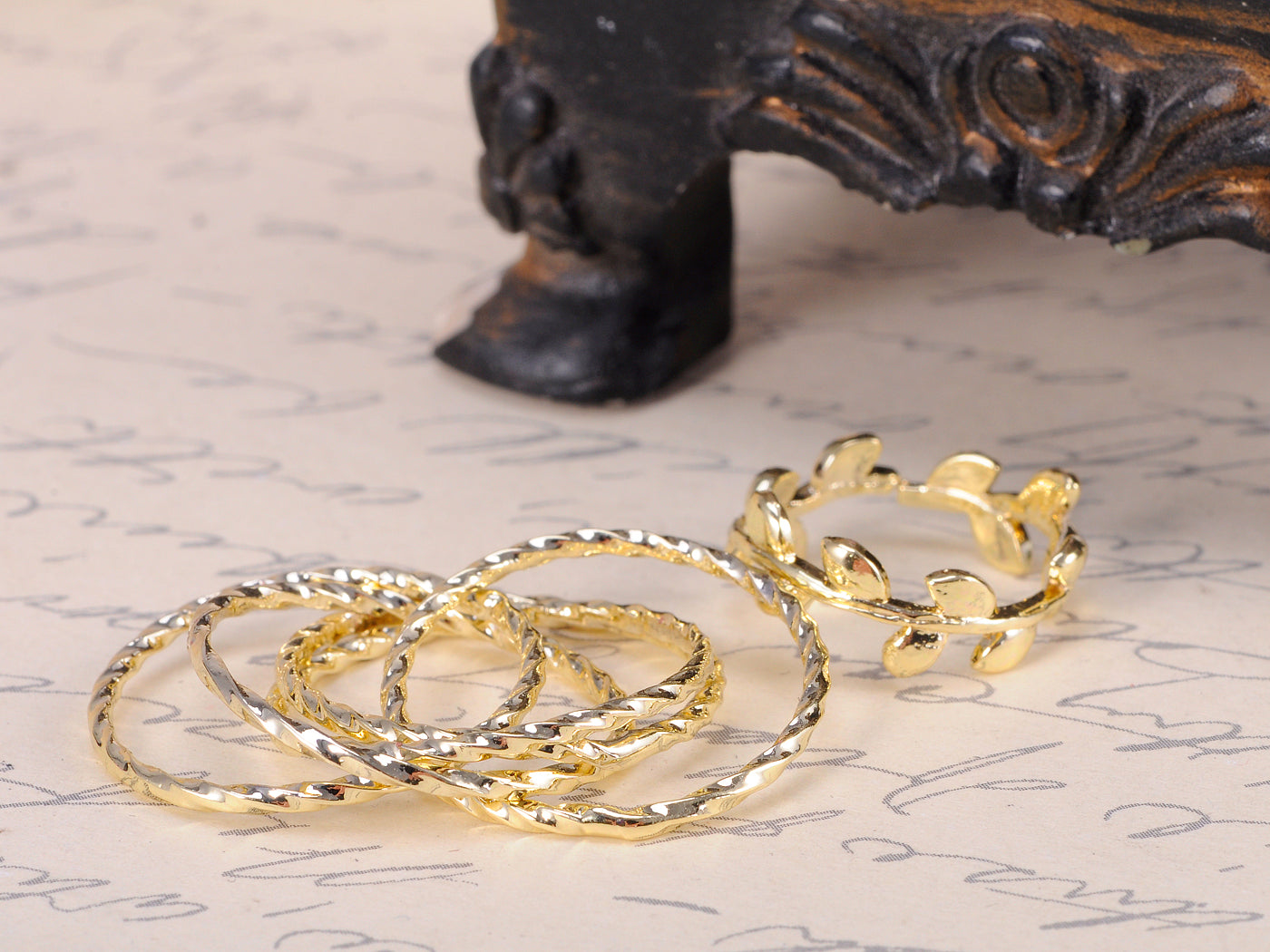 Contemporary Leaf Twig And Twisted Stem Design Ring Set