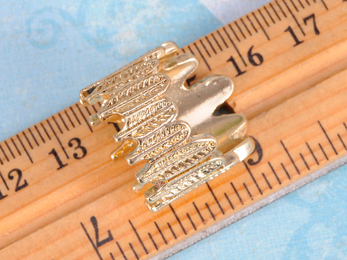 Contemporary Intricate Carved Linked Asymetrical Leaves Ring