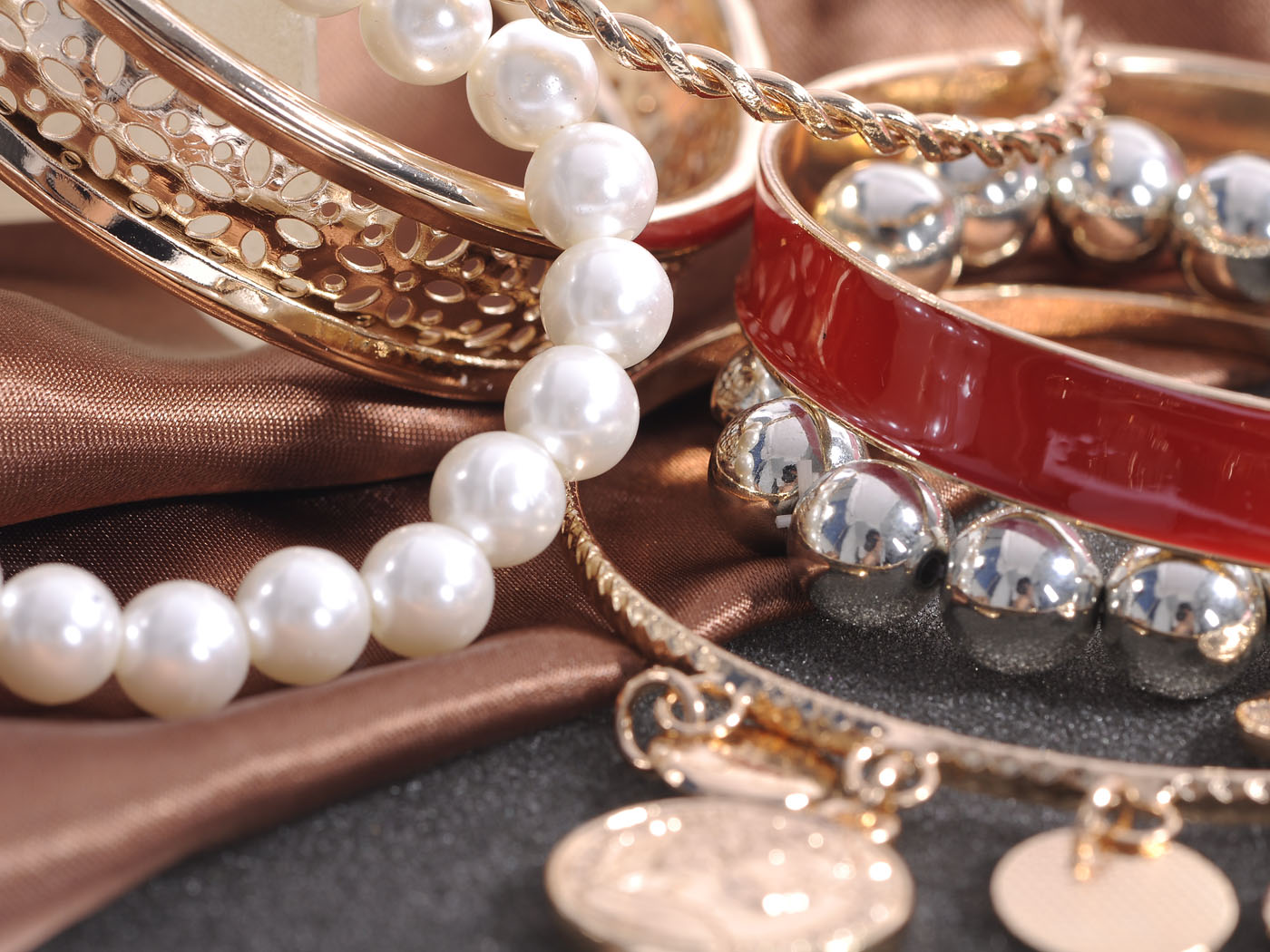 Indian Layering Pearl Dangling Red Bangle Bracelets