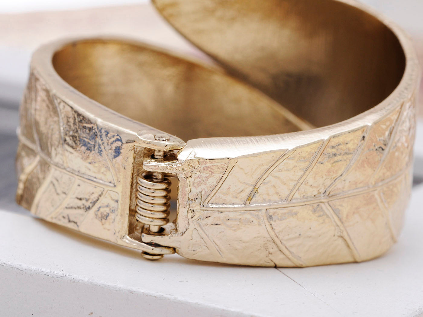 Double Leaf Intricate Veins Etched Bangle Bracelet