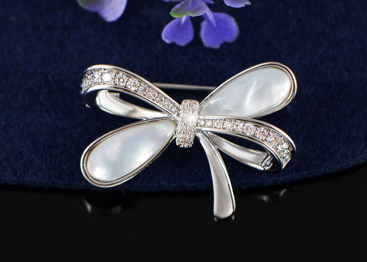 Alilang Elegant Natural Seashell Rhinestones Bow Knot Pearl Pin Brooch