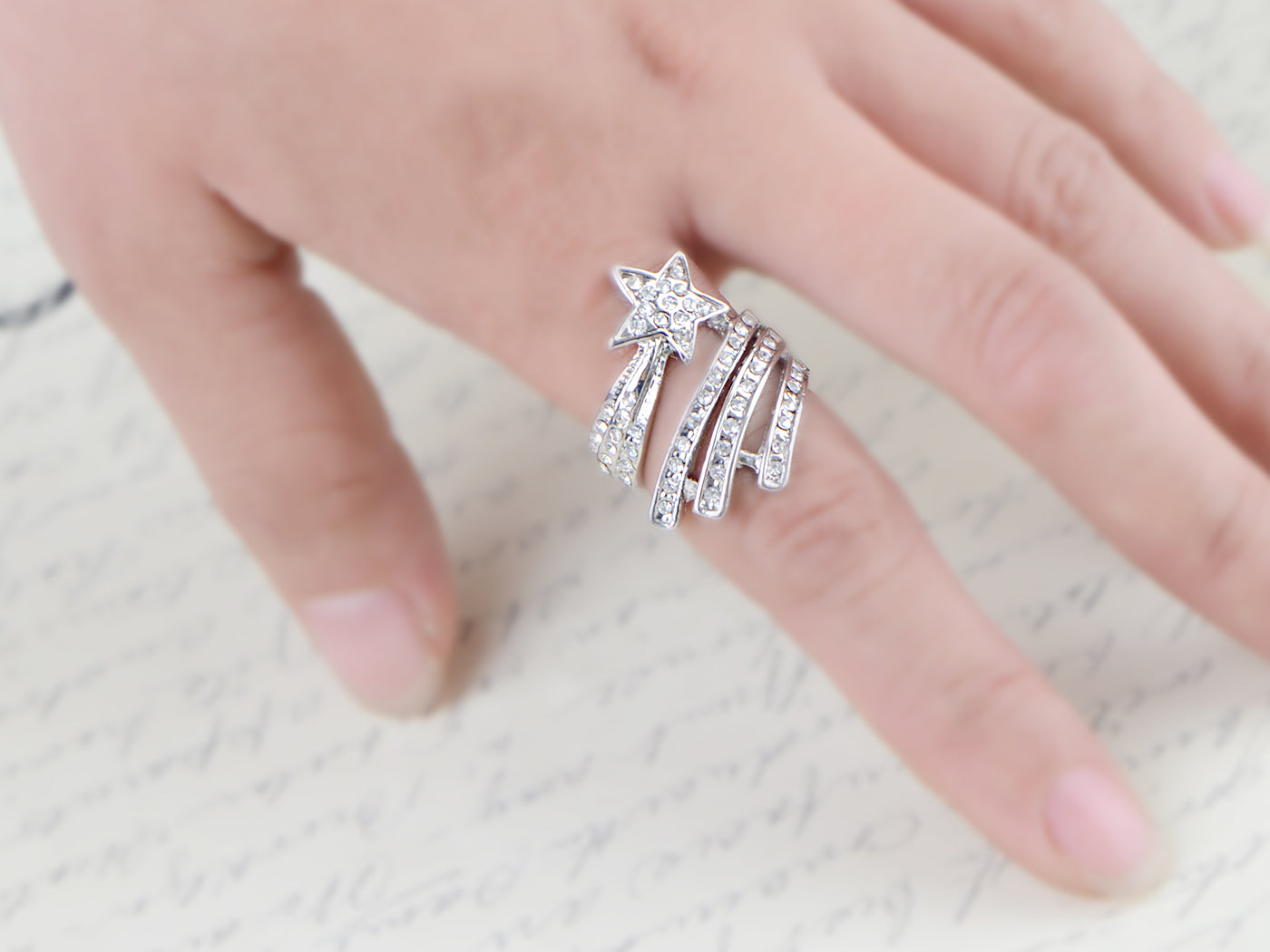 Alilang Women Silver Tone Shooting Star Ring with Clear Rhinestones and Wrap Band Design