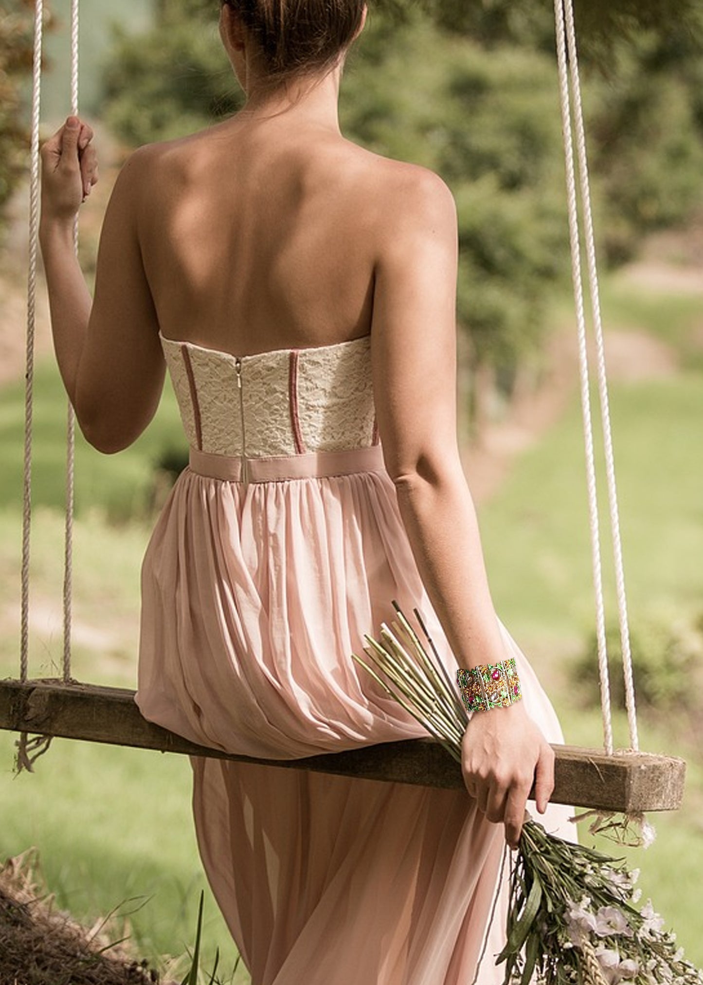 Alilang Women Gold Hollow Vintage Floral Crystal Rhinestone Enamel Flower Garden Bracelet Bangle Cuff