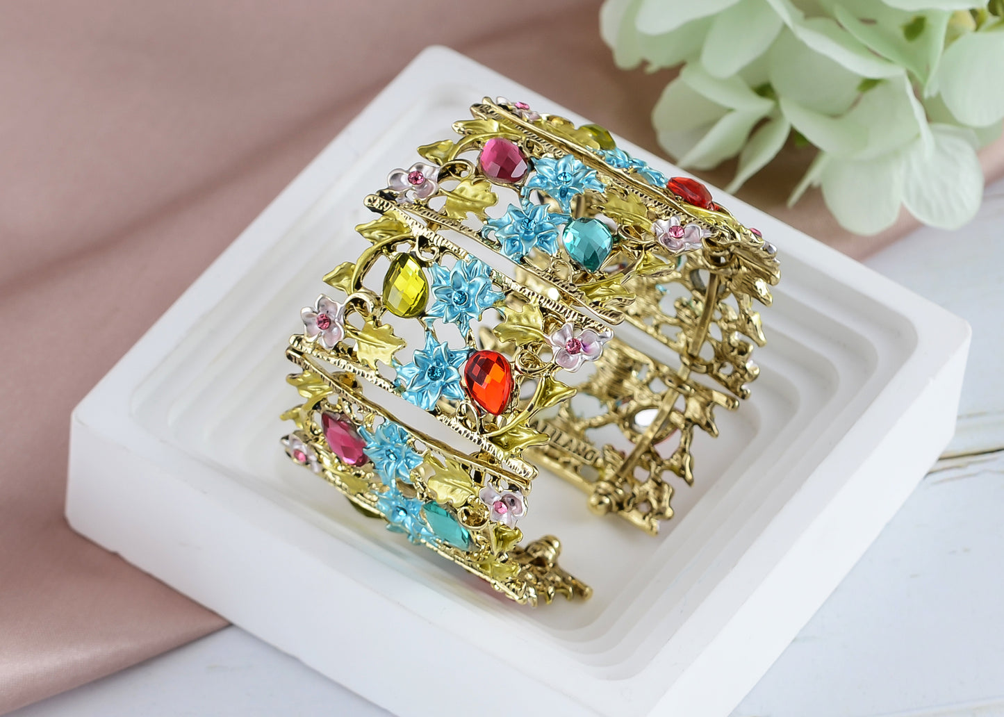 Alilang Women Gold Hollow Vintage Floral Crystal Rhinestone Enamel Flower Garden Bracelet Bangle Cuff