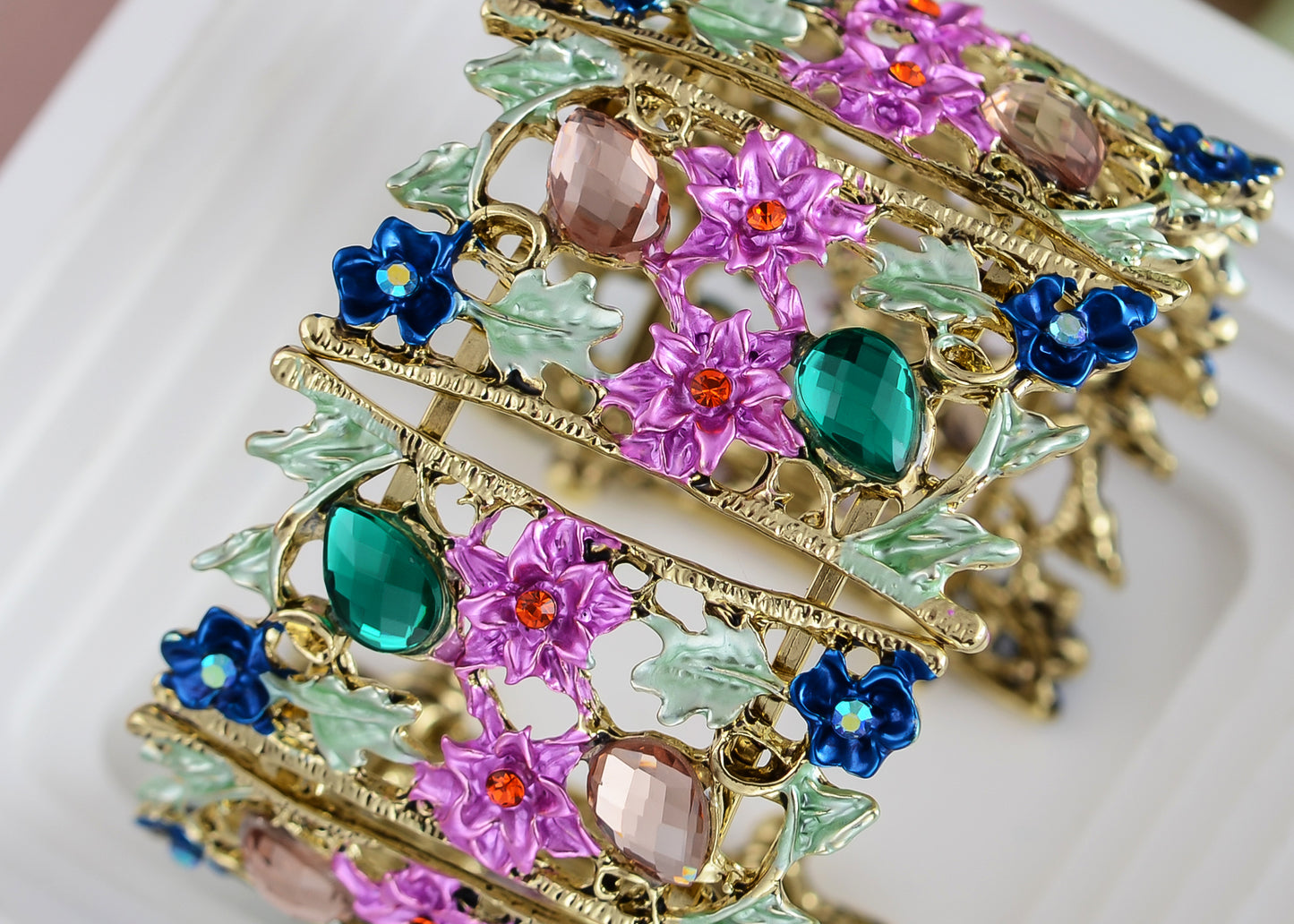 Alilang Women Gold Hollow Vintage Floral Crystal Rhinestone Enamel Flower Garden Bracelet Bangle Cuff