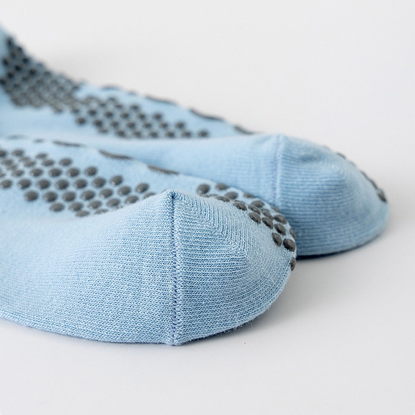 Anna-Kaci 2 Pairs Gradient Ribbed Crew Socks with Non-Slip Grip Bottom for Indoor or Studio Use