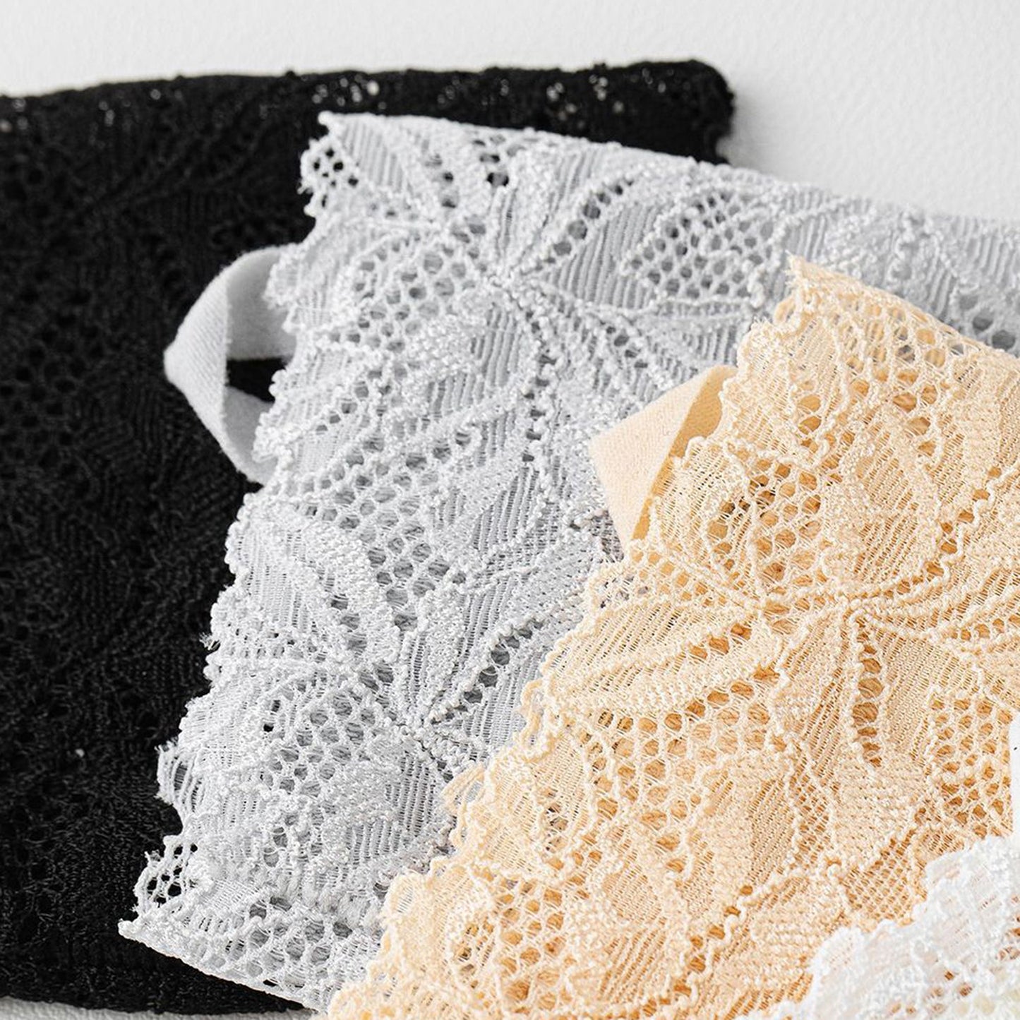 Anna-Kaci 5 Pairs Women's Floral Lace No Show Socks Low Cut Stretch Liner with Elegant Scalloped Trim Invisible Design for Flats and Loafers