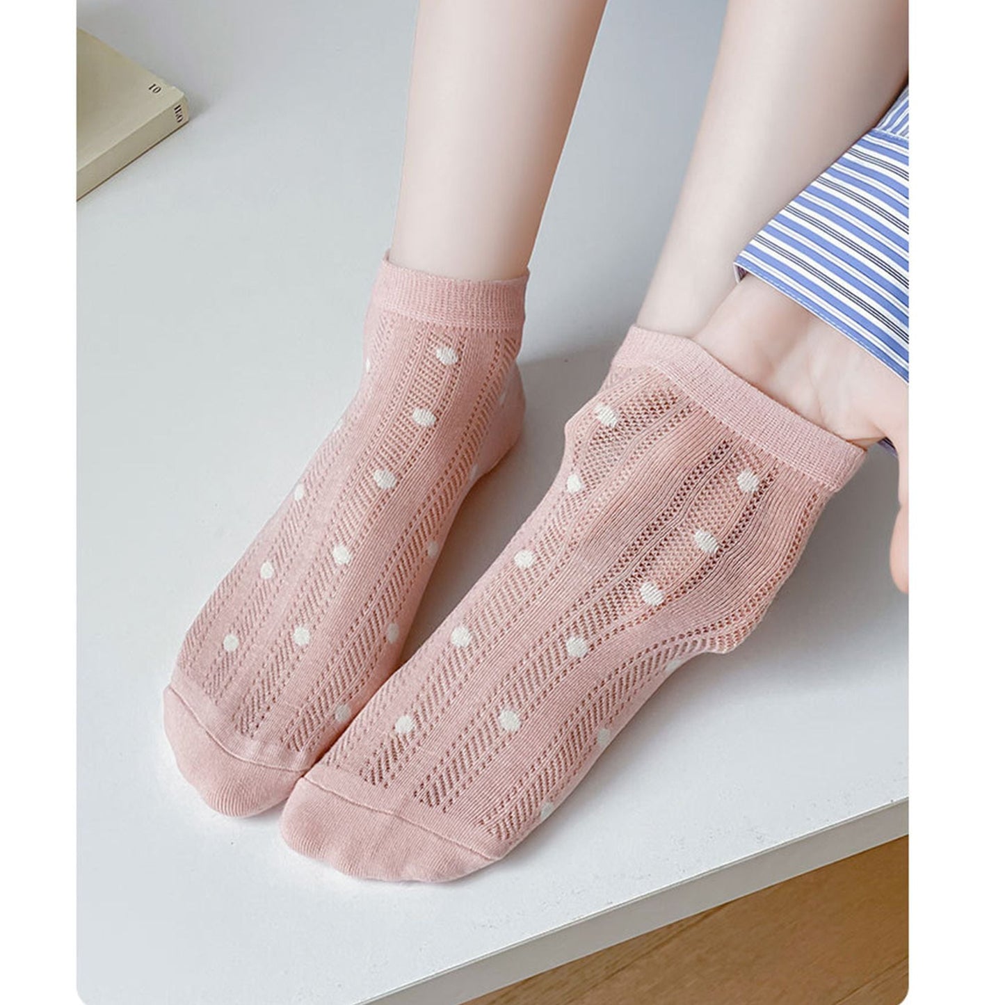 Anna-Kaci 4 Pairs Women's Low-Cut Mesh Knit Cotton Socks Cute Pattern Breathable Stretch for Everyday Casual Wear