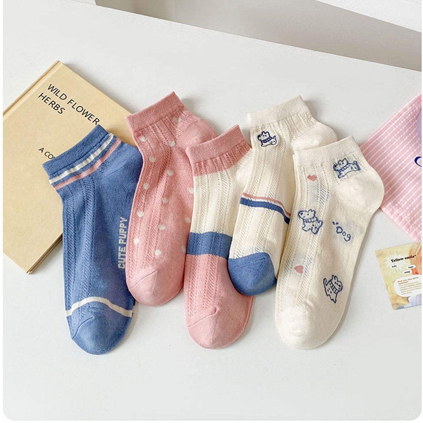 Anna-Kaci 4 Pairs Women's Low-Cut Mesh Knit Cotton Socks Cute Pattern Breathable Stretch for Everyday Casual Wear