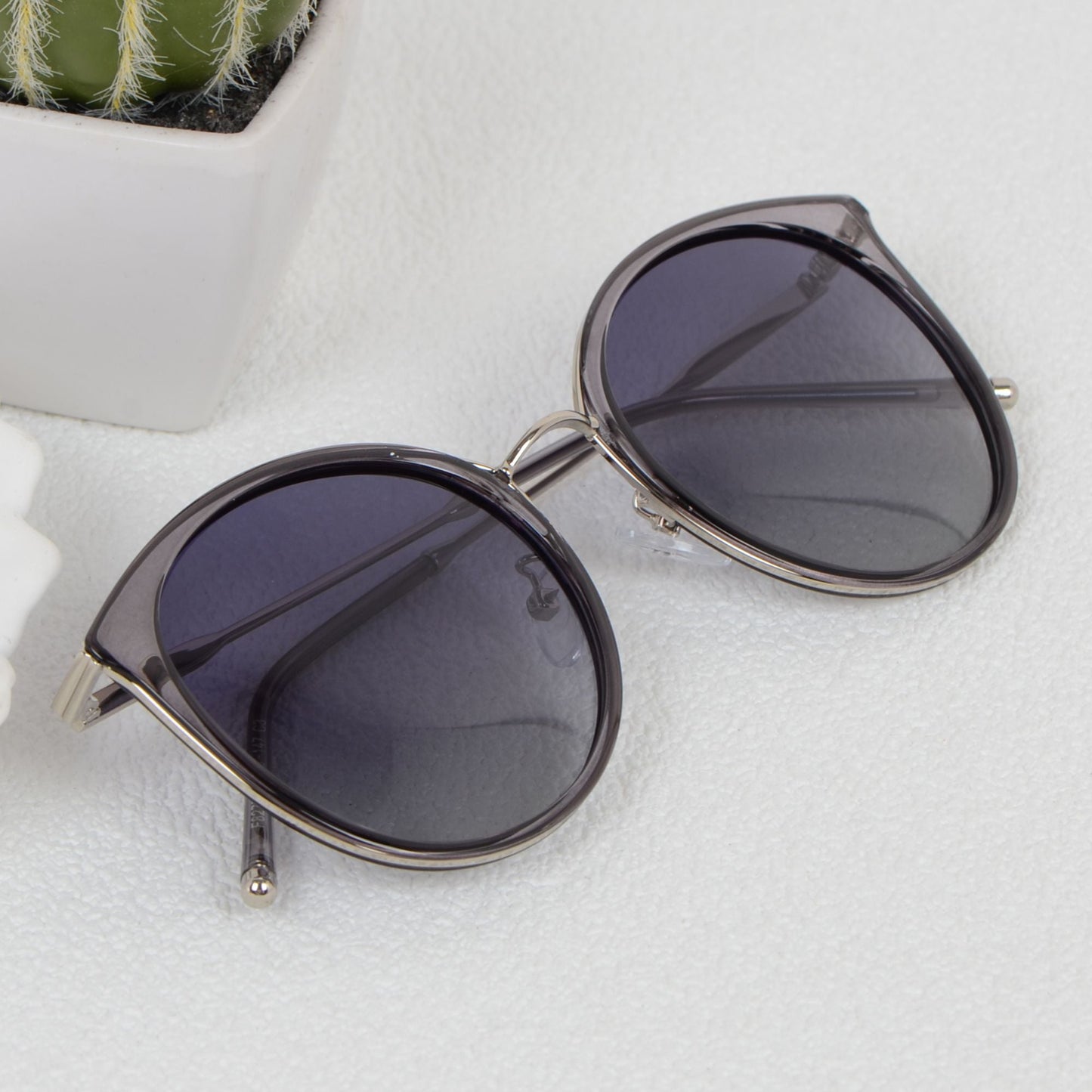 Anna-Kaci Elegant Round Women's Polarized Sunglasses UV400 Protection