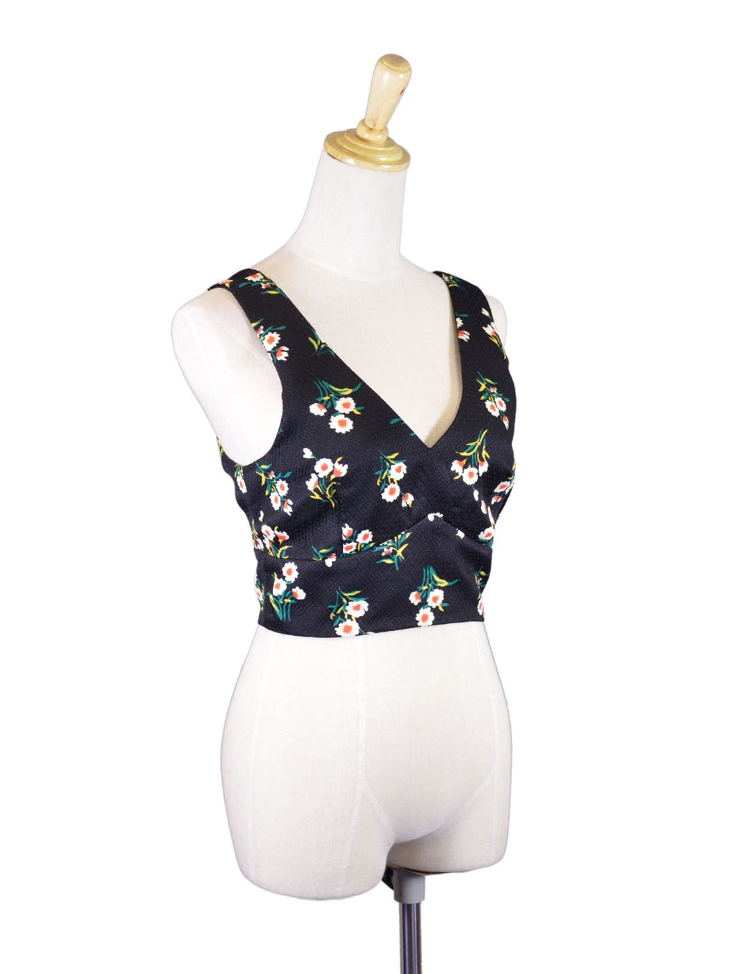 Lush Lovely Cute Oriental Floral Quilt Textured Print V-Neck Cropped Tank Top