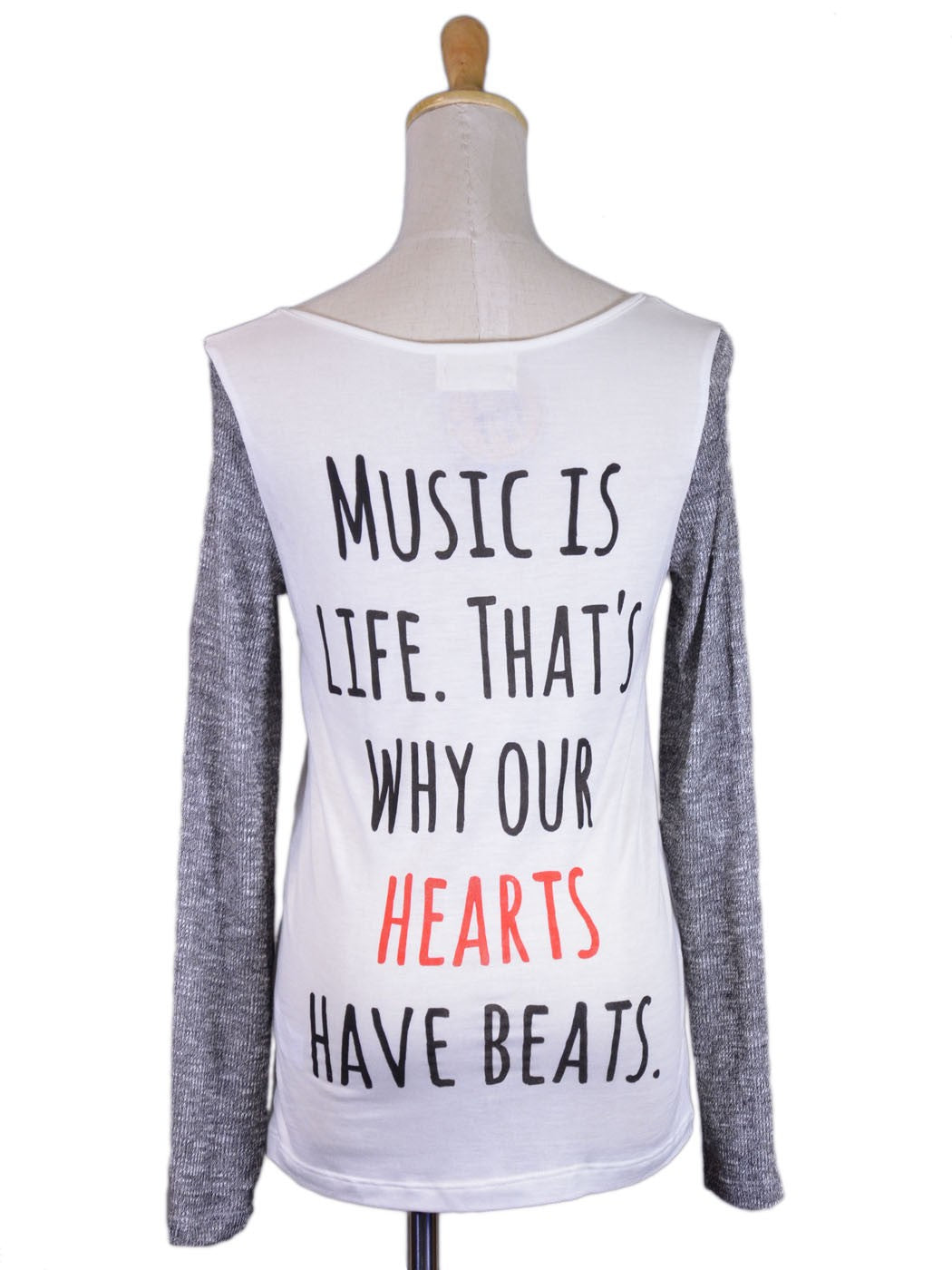 The Classic Casual Our Hearts Have Beats Long Sleeves Message Back Knit Top