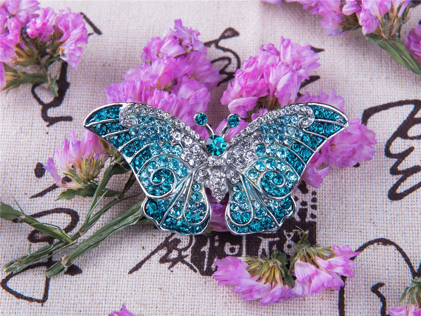 Butterfly Brooch.purple Butterfly Pin. Crystal Brooch.brooch for Women.wedding  Gift.mother Day Gift.minimalist Brooch.delicate Pin. 