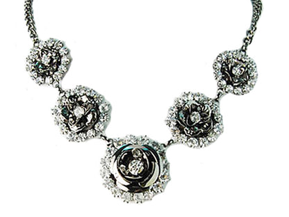 Lovely Trio Floral Flower Necklace