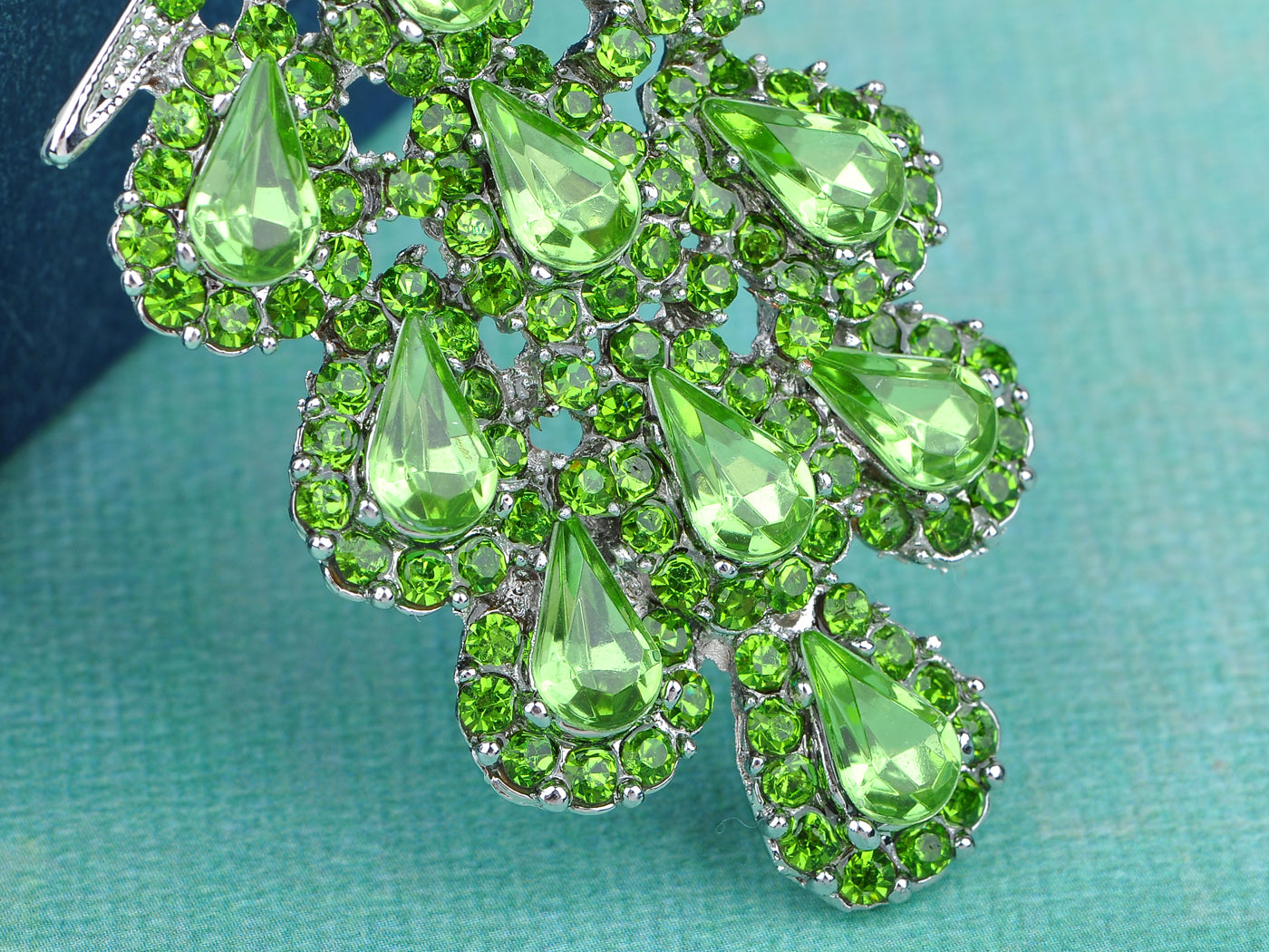 Stunning Silver Plated Peacock Bird Brooch – Diamonte Crystal Pin For Suits, Cakes