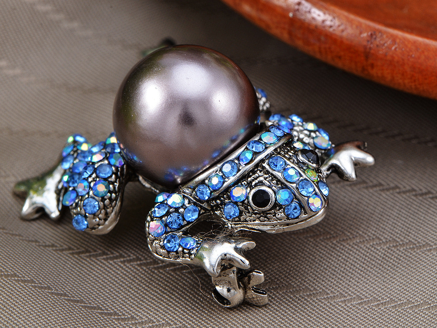 Sapphire Pearl Frog Animal Jewelry Pin Brooch