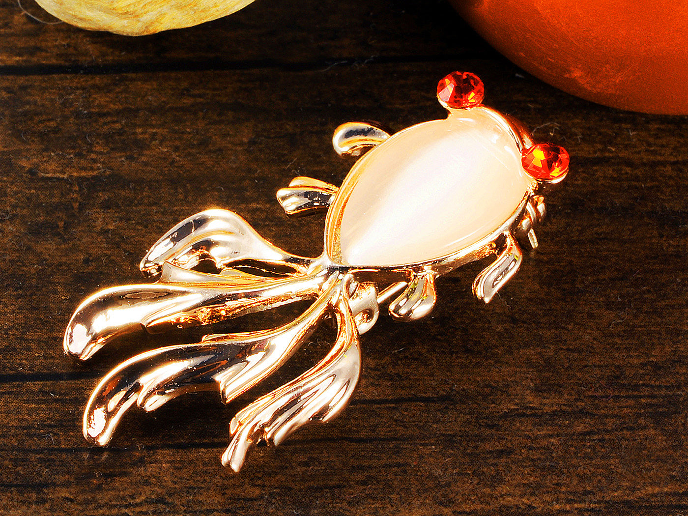 Single Off White Pearl Red Eyes Goldfish Single Pin Brooch