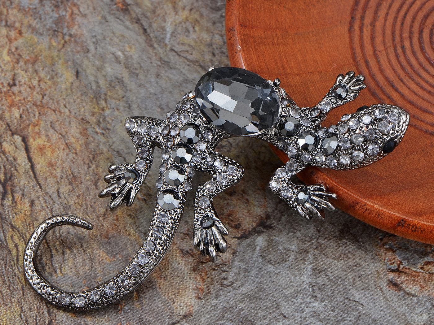 Polish Gun Gecko Pet Lizard Smokey Pin Brooch