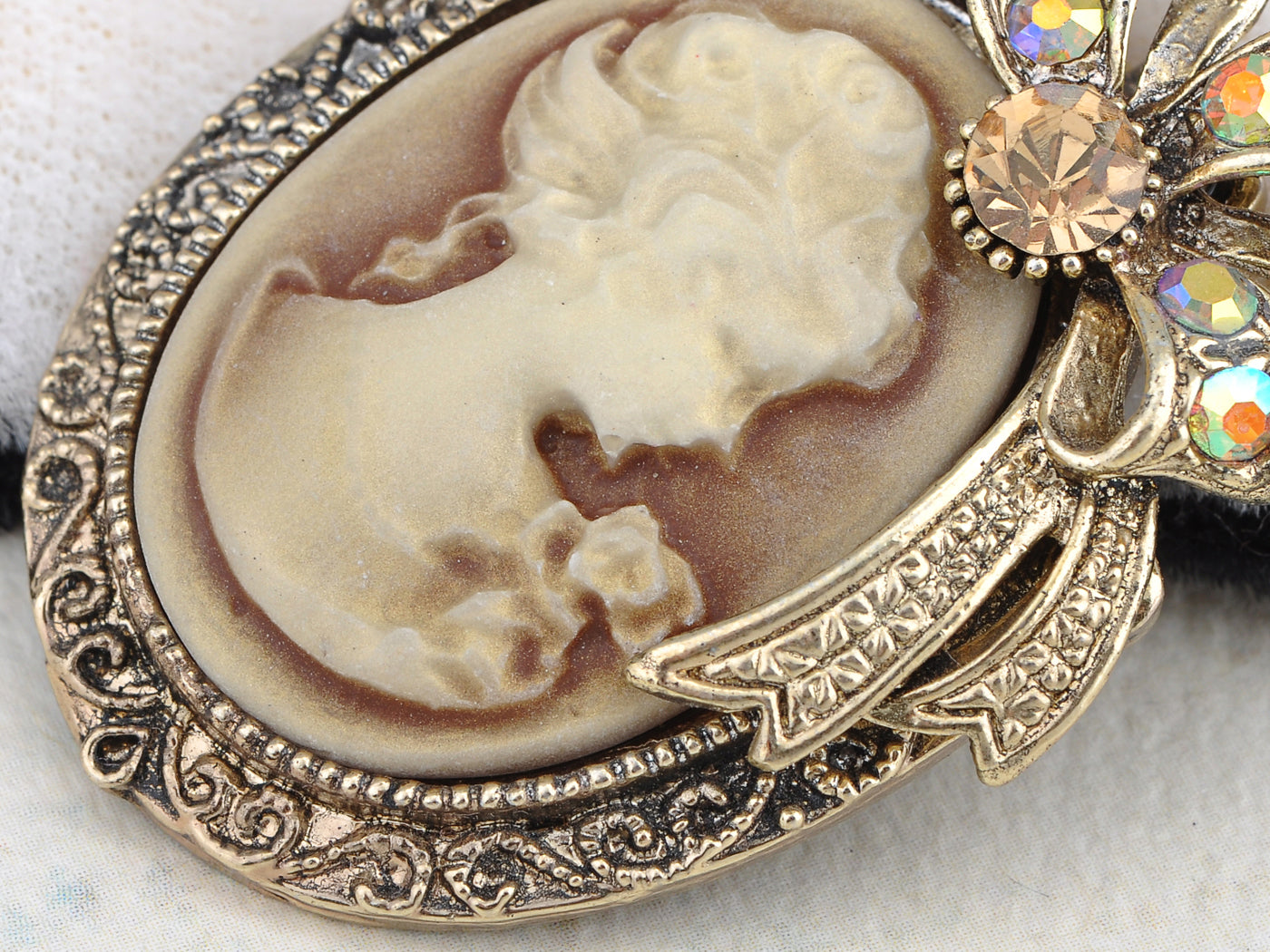 Vintage Victorian Lady Cameo Brooch Pin Maiden Flower Ribbon Bow Pendant