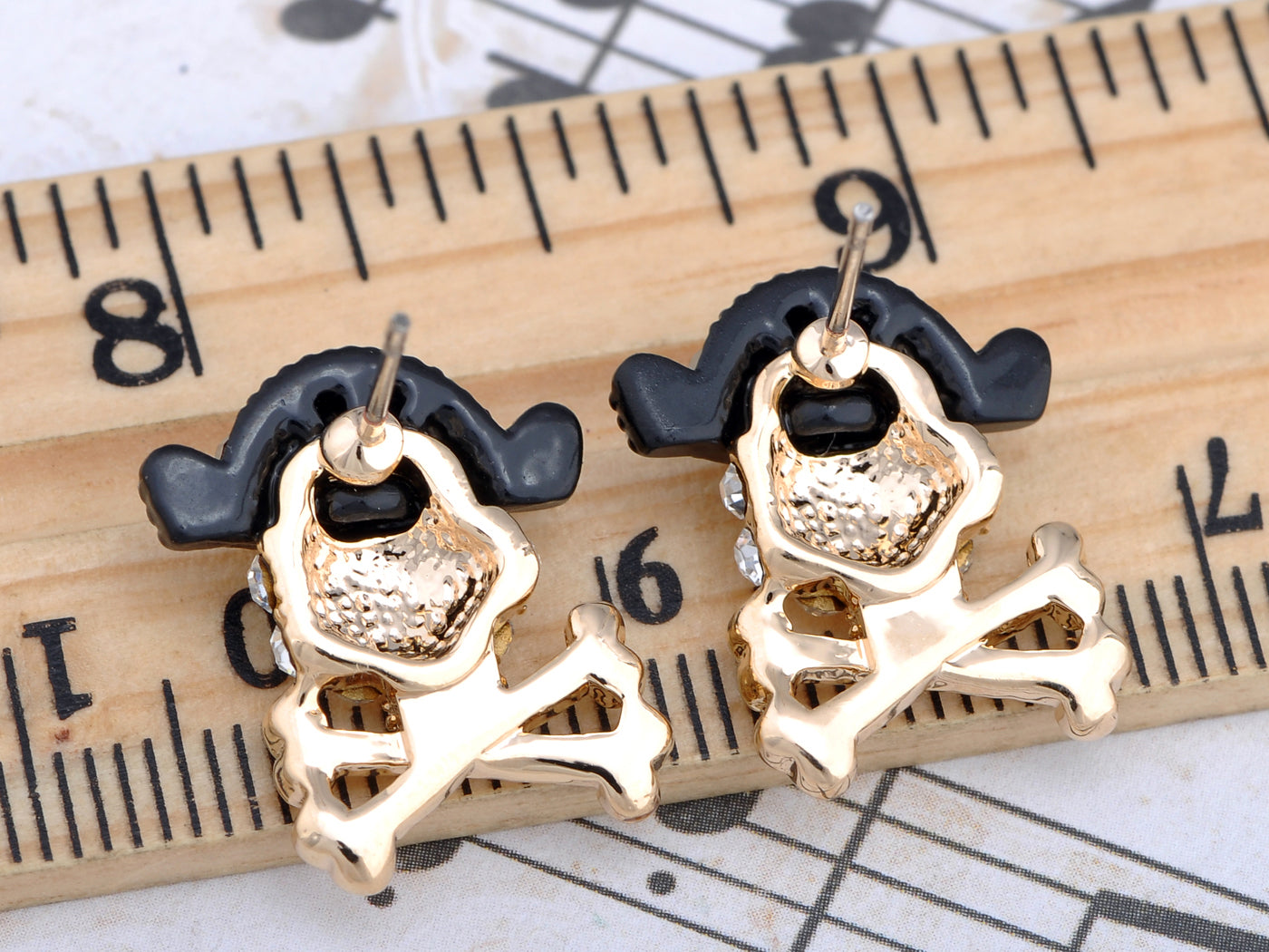 Pirate Skull Treasure Sea Adventure Element Earrings