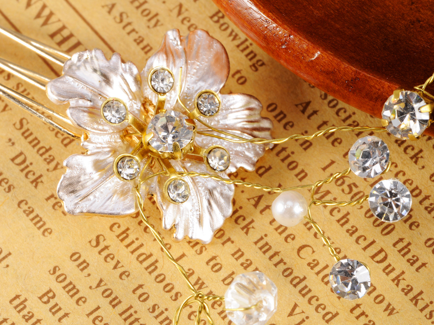 Vintage Flower Pearl Embellished Gold Bridal Hair Pin