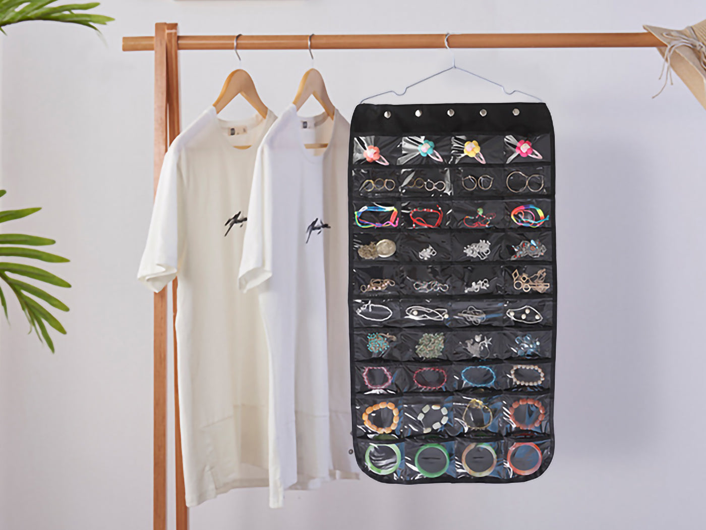 Hanging Jewelry Organizer for Holding Jewelries Includes Hanger