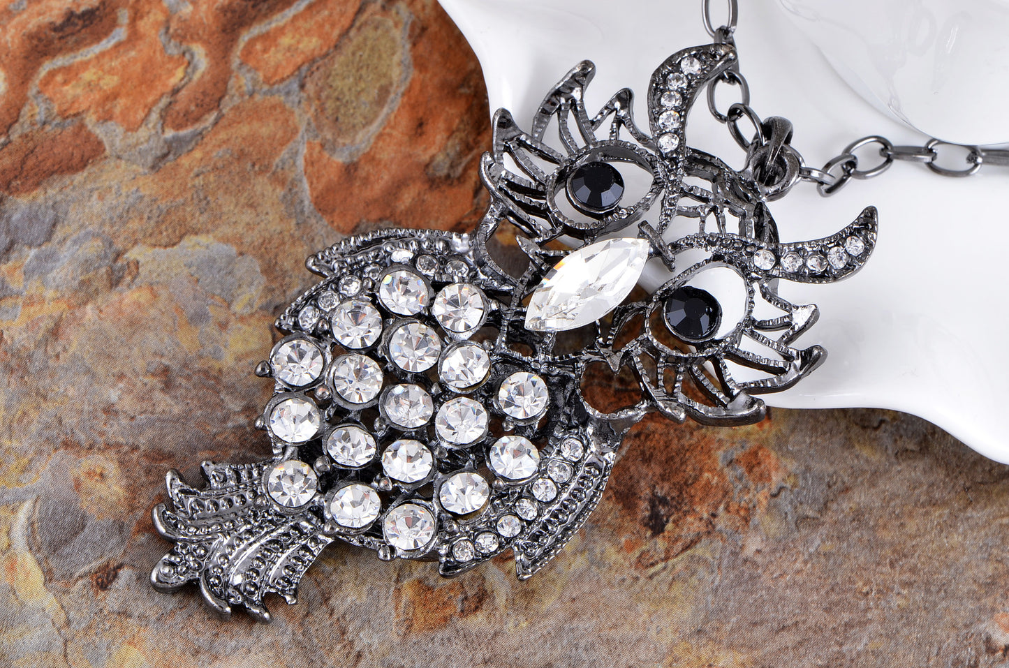 Filigree Shape Hoot Old Owl Jewelry Pendant Necklace