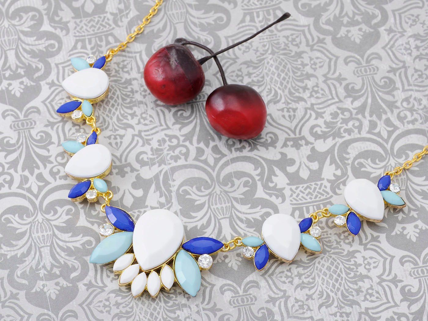 Pastel Colored White Blue Teardrops Collar Necklace