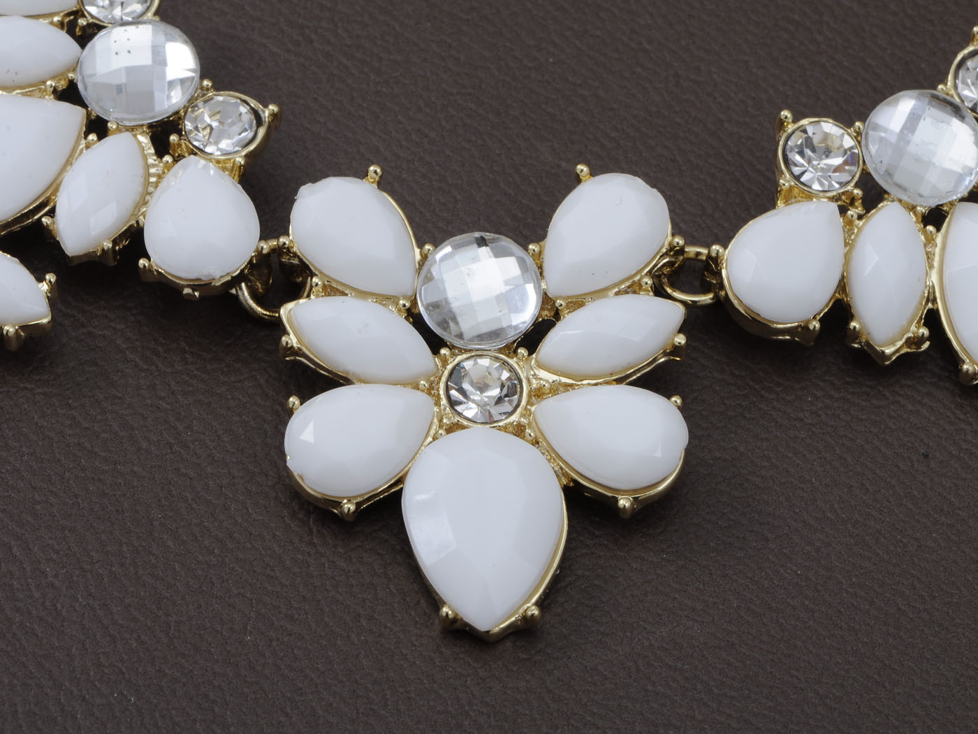 White Gemss Contemporary Floral Statement Necklace